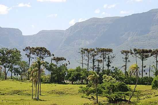 PRAIA GRANDE-SC-ARAUCRIAS E A SERRA-FOTO:MARLON ANTONELLI - PRAIA GRANDE - SC