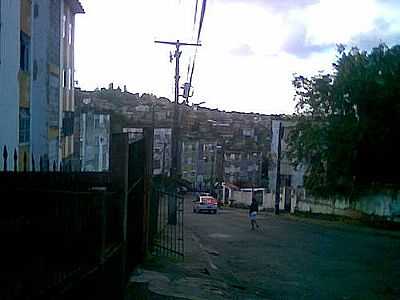 LADEIRA DA RUA AMAZONAS-FOTO: TEOGHIECHIMNEYS - NARANDIBA - BA