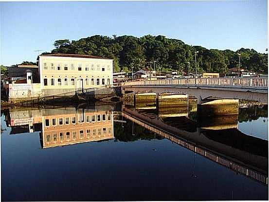 RIO JAGUARIPE E A CIDADE-FOTO:ROQUEMEDEIROS - NAZAR - BA