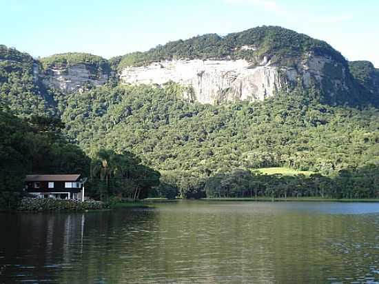 PAREDO-REPRESA DE RIO BONITO-FOTO:CARLOS C. NASATO - RIO BONITO - SC