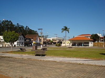 TERMINAL RODOVIRIO-FOTO:CARLOS C. NASATO  - RIO DOS CEDROS - SC