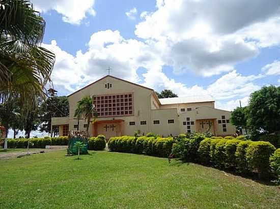 IGREJA CATLICA  NO DISTRITO DE SANTA LCIA-FOTO:GRIGOLO - SANTA LCIA - SC