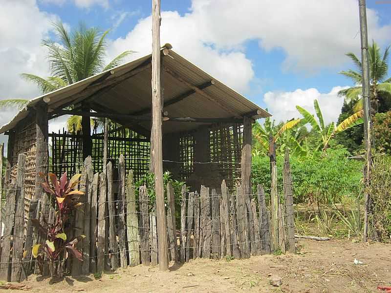 NOVA BRASLIA-BA-RANCHO EM REA RURAL-FOTO:SUPERAGRADAVEL - NOVA BRASLIA - BA