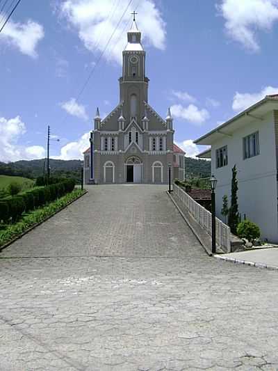 IGREJA EM SO BONIFCIO, POR ALEX CARNIEL - SO BONIFCIO - SC