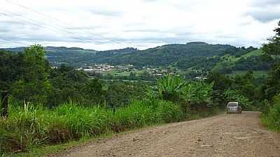 CHEGANDO NA CIDADE-FOTO:LOIVINHO A.M.FRANA  - SO JOO DO OESTE - SC