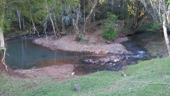 RIO TRAIRAS, POR DIRLEI BENDLIN - SO MIGUEL DA BOA VISTA - SC