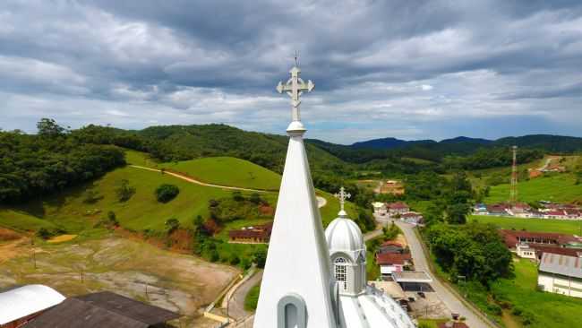 POR ANDR FREYESLEBEN - SO PEDRO DE ALCNTARA - SC