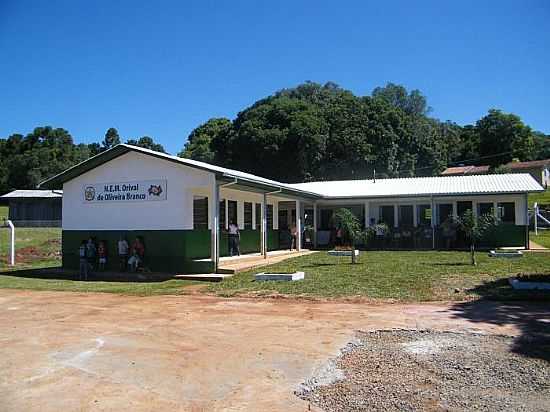 SO ROQUE-SC-NCLEO ESCOLAR MUNICIPAL - SO ROQUE - SC