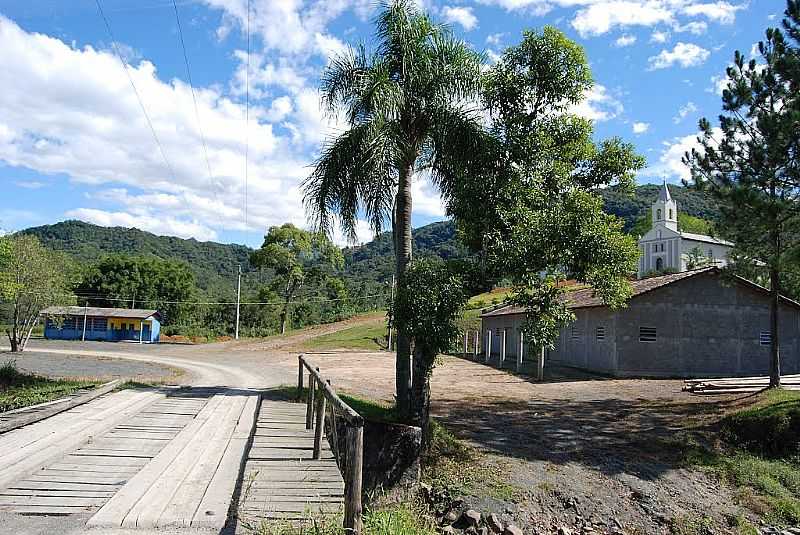 SIDERPOLIS-SC-DISTRITO RIO JORDO ALTO-FOTO:MARLON ANTONELLI - SIDERPOLIS - SC