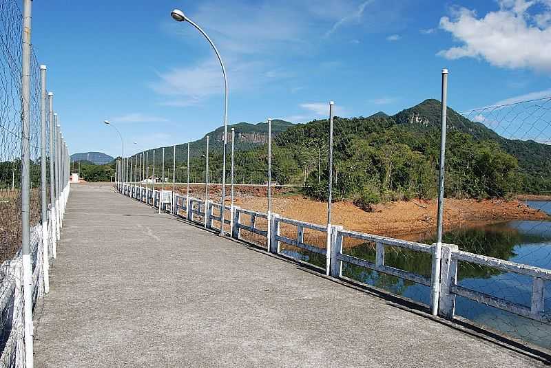 SIDERPOLIS-SC-PONTE NA BARRAGEM DO RIO SO BENTO-FOTO:MARLON ANTONELLI - SIDERPOLIS - SC