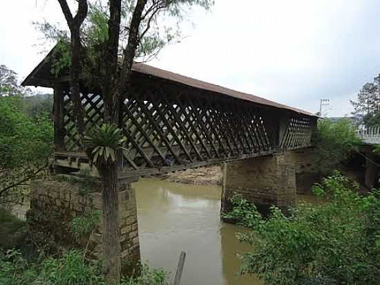 PONTE DE MADEIRA EM TAI-FOTO:GRIGOLO - TAI - SC