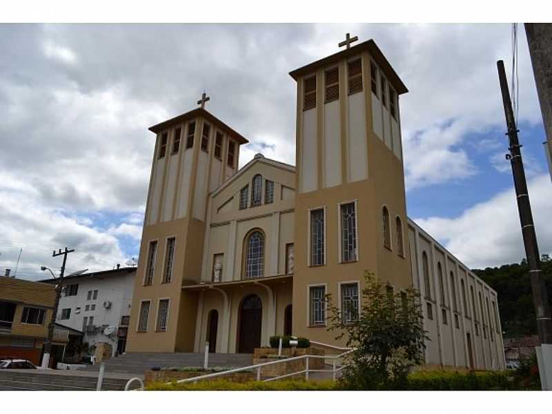 IGREJA MATRIZ DE SANTO ANTNIO - TANGAR - SC