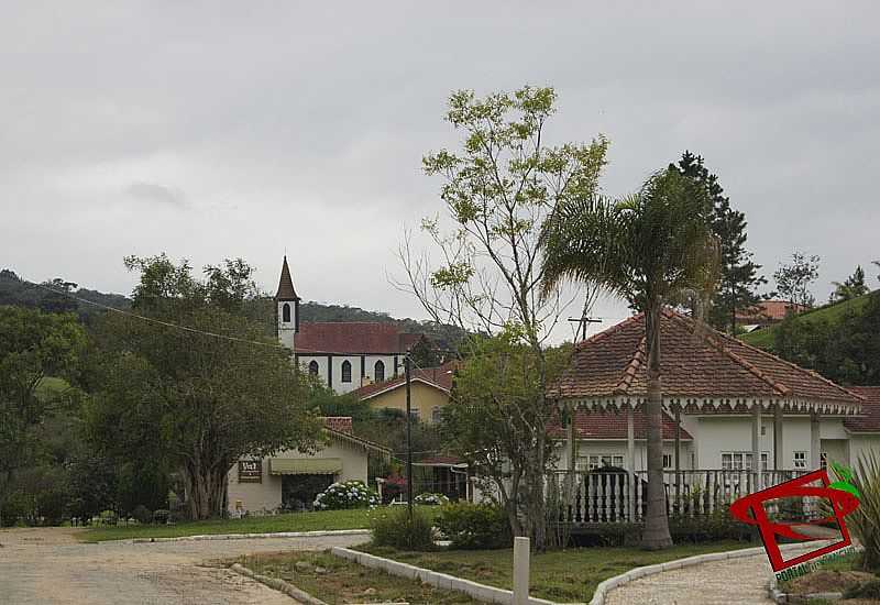 CORETO NA PRAA E CAPELA NO ALTO DA COLINA - TAQUARAS, - TAQUARAS - SC