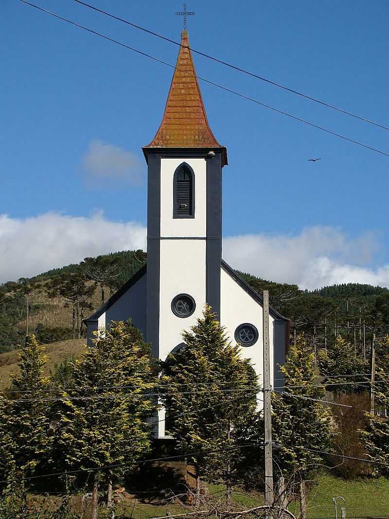 TAQUARAS-SC-IGREJA DE SO BONIFCIO-FOTO:OSMAR VOLPATO - TAQUARAS - SC