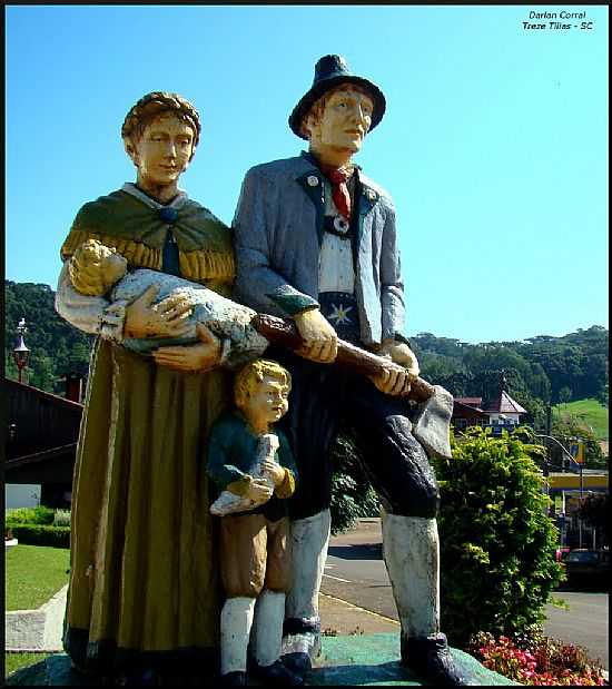 TREZE TLIAS-SC-MONUMENTO AOS COLONIZADORES-FOTO:DARLAN CORRAL - TREZE TLIAS - SC