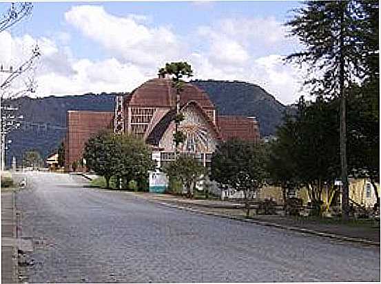 IGREJA NO CENTRO DA CIDADE-FOTO:WIKIPDIA - URUBICI - SC