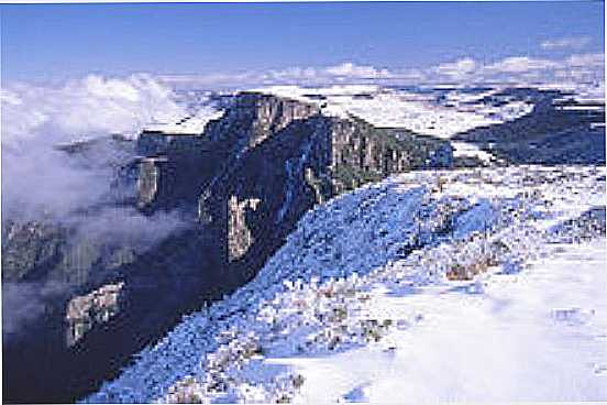 NEVE NA ZONA RURAL-FOTO:WIKIPDIA - URUBICI - SC