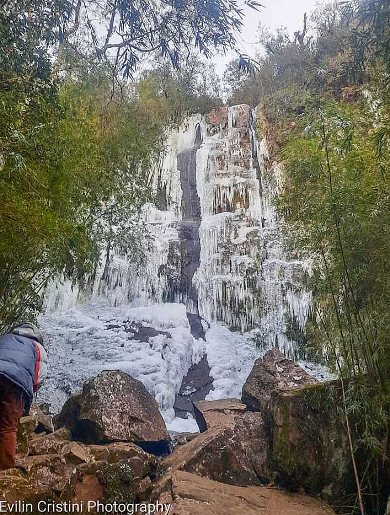 IMAGENS DE QUEDA DE NEVE EM 2022, NA CIDADE DE URUPEMA/SC - POR EVILIN CRISTINI - URUPEMA - SC
