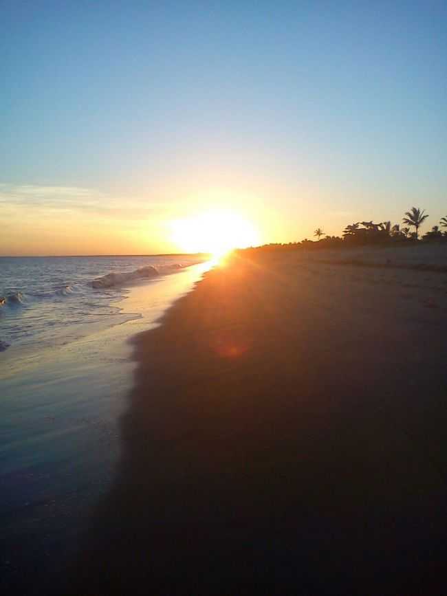 POR DO SOL NA PRAIA DE SABACUI, POR ANTONIO FERNANDO DE VASCONCELOS PEREIRA - NOVA VIOSA - BA