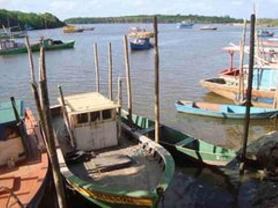 PORTO DOS PESCADORES DE NOVA VIOSA-FOTO:LEONIR ANGELO LUNARD - NOVA VIOSA - BA