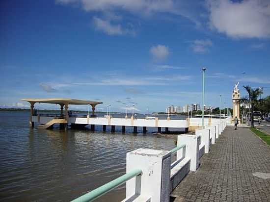 PONTE DO IMPERADOR E ATRACADOURO SOBRE O RIO SERGIPE EM ARACAJ-SE-FOTO:ADSON LINS INTERCESS - ARACAJU - SE