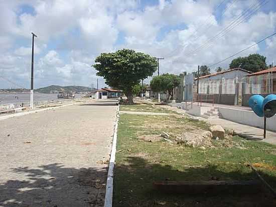 PRAA EM FRENTE AO ESTURIO-FOTO:FLAVIO1BC - BARRA DOS COQUEIROS - SE