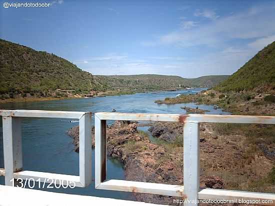 CANIND DE SO FRANCISCO-SE-PONTE SOBRE O RIO SO FRANCISCO-FOTO:SERGIO FALCETTI - CANIND DE SO FRANCISCO - SE