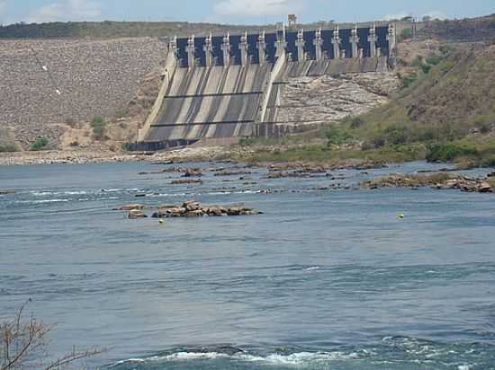 VERTEDOURO NA BARRAGEM DE XING-FOTO:PAULO NORONHA - CANIND DE SO FRANCISCO - SE