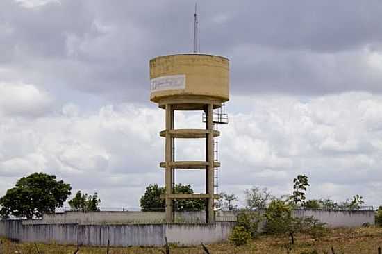 CAIXA DGUA NO TREVO DE CUMBE-SE-FOTO:SERGIO GOMES DE MORA - CUMBE - SE