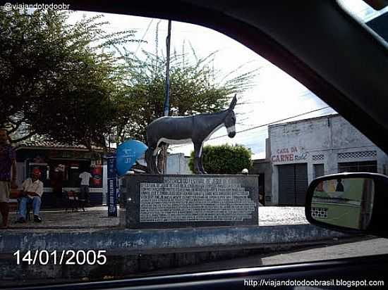 MONUMENTO EM HOMENAGEM AO FESTIVAL DE JEGUE EM ITABI-SE-FOTO:SERGIO FALCETTI - ITABI - SE