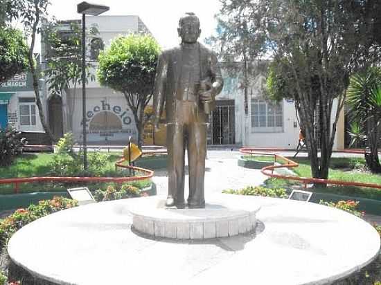 g_estatua-de-silvio-romero-na-praca-fotohermon-anchieta Sylvio Romero, o imortal