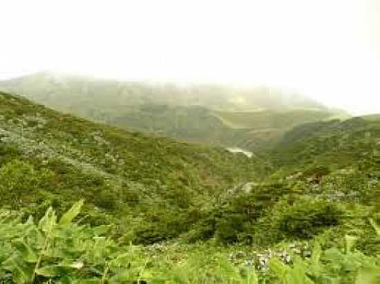 MONTANHAS E VALE-FOTO:ASILHASENCANTADAS - LAGOA FUNDA - SE