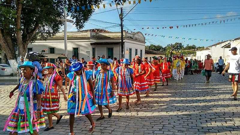 TRADICIONAL CORTEJO FOLCLRICO - 
POR LEONARDO BARRETO - LARANJEIRAS - SE