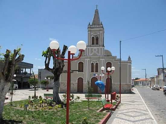 PRAA E IGREJA MATRIZ DE SO FRANCISCO-FOTO:ALMEIDA BISPO - MACAMBIRA - SE