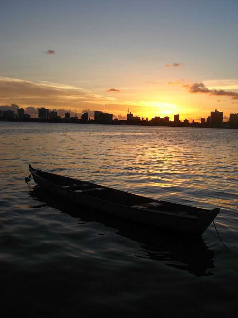 MOSQUEIRO-SE-FIM DE TARDE NA BARRA-FOTO:LVARO ROCHA - MOSQUEIRO - SE