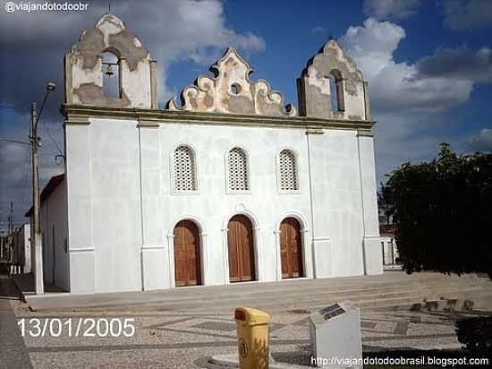 PRAA JOO LUCAS DE OLIVEIRA E A IGREJA MATRIZ-FOTO:SERGIO FALCETTI - PEDRA MOLE - SE