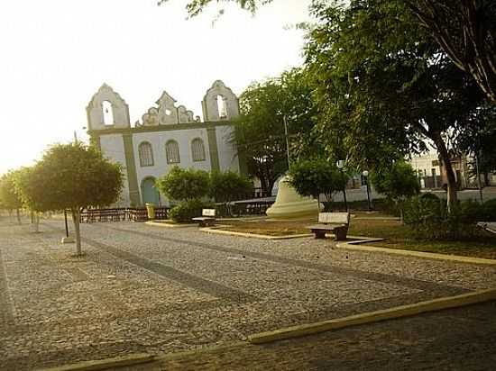 PRAA JOO LUCAS DE OLIVEIRA E IGREJA-FOTO:DLANDAHL  - PEDRA MOLE - SE