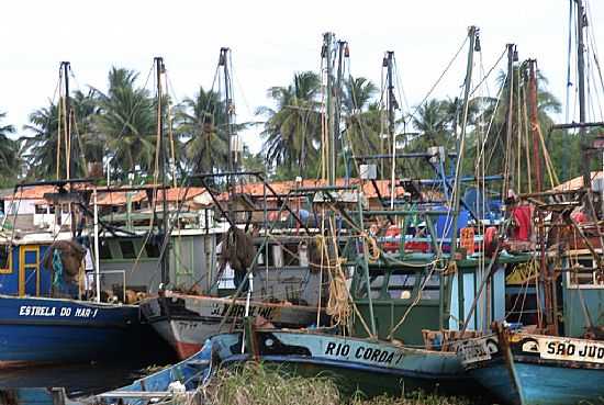 BARCOS ATRACADOS EM PIRAMBU-SE-FOTO:MARCOS BRAVA - PIRAMBU - SE