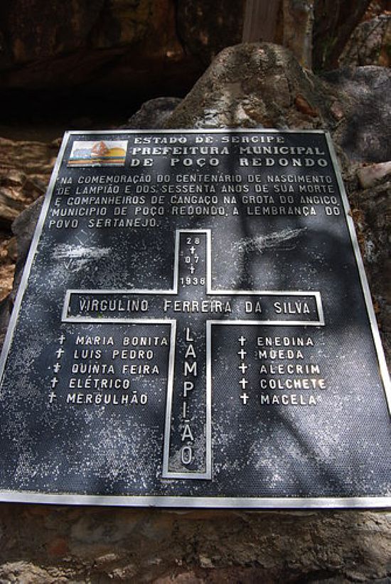 PLACA DE COMEMORAO DE 100 ANOS DA MORTE DE LAMPIO-FOTO:RICARDO SABADIA - POO REDONDO - SE