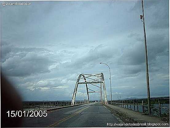 PROPRI-SE-PONTE QUE LIGA ALAGOAS  SERGIPE SOBRE O RIO SO FRANCISCO-FOTO:SERGIO FALCETTI - PROPRI - SE