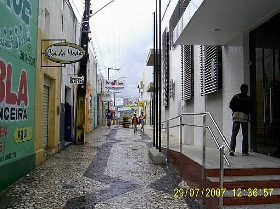 RUA DR.JOVINIANO DE CARVALHO-FOTO:LEONARDO SOUZA, - SIMO DIAS - SE