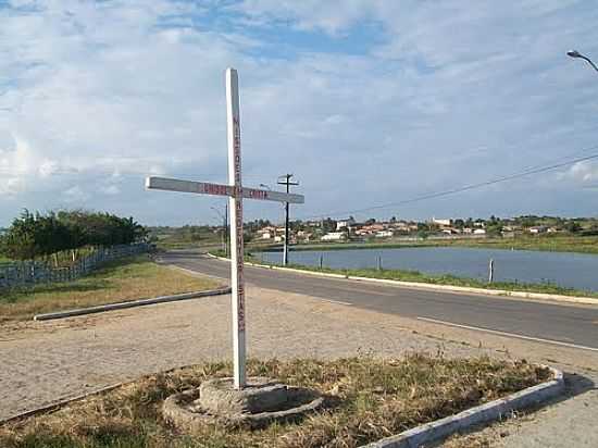 CRUZEIRO MISSIONRIO EM TELHA-FOTO:NILMAIA - TELHA - SE