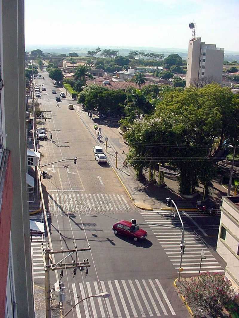 ADAMANTINA-SP-AVENIDA CENTRAL DA CIDADE-FOTO:LPSLPS - ADAMANTINA - SP