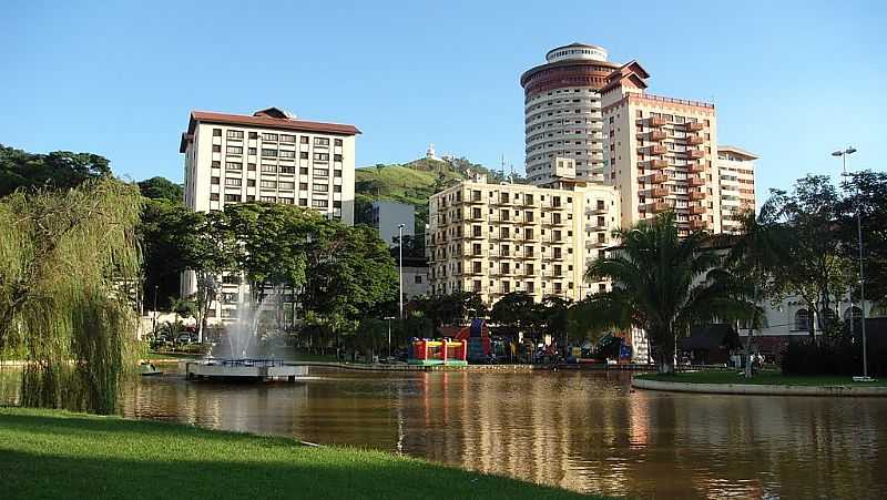 GUAS DE LINDIA-SP-O LAGO E PARCIAL DA CIDADE-FOTO:ERNANDES C SANTOS - GUAS DE LINDIA - SP