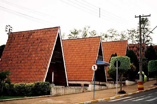 CHALS EM GUAS DE SANTA BRBARA-FOTO:ZEKINHA - GUAS DE SANTA BRBARA - SP