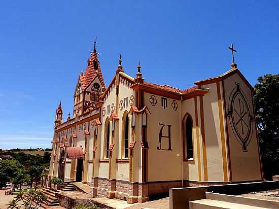 LATERAL DA MATRIZ DE SANTA BRBARA EM GUAS DE SANTA BRBARA-FOTO:LUCASINFILM - GUAS DE SANTA BRBARA - SP