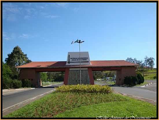 PRTICO DE ENTRADA DE GUAS DE SO PEDRO-FOTO:HELIO ANTUNES DO NAS - GUAS DE SO PEDRO - SP