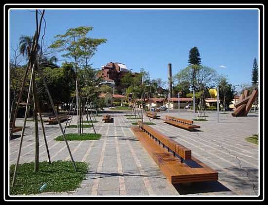 PRAA OCTVIO MOURA ANDRADE  EM GUAS DE SO PEDRO-FOTO:HELIO ANTUNES DO NAS - GUAS DE SO PEDRO - SP