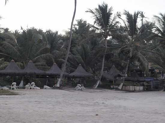 OLIVENA-BA-QUIOSQUES NA ORLA DA PRAIA-FOTO:KKESLEY - OLIVENA - BA