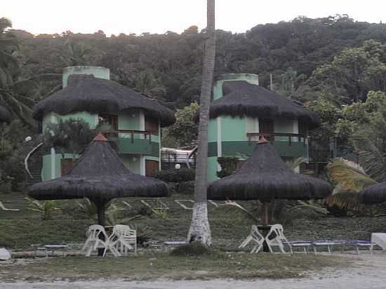 OLIVENA-BA-QUIOSQUES NA PRAIA-FOTO:KKESLEY  - OLIVENA - BA